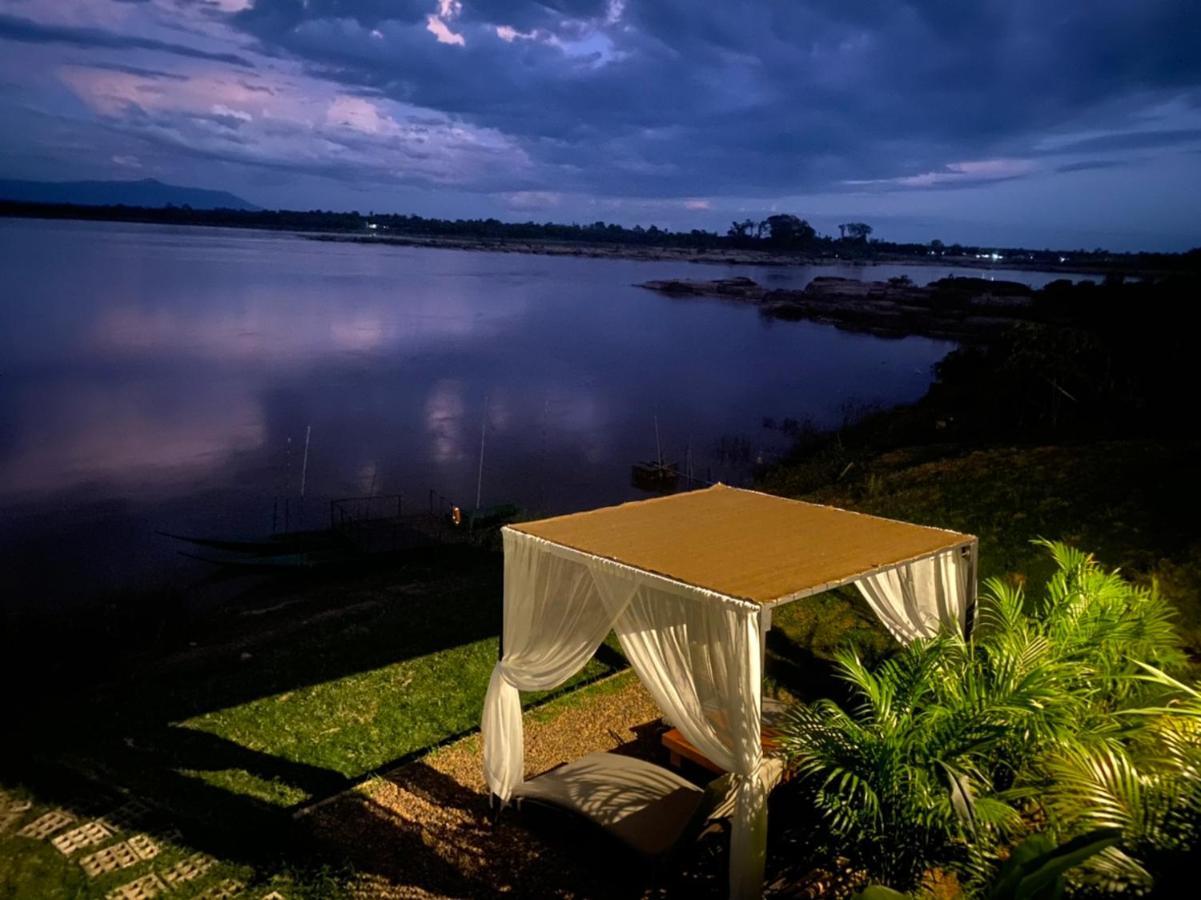 The Riviera Champasak Hotel Buitenkant foto