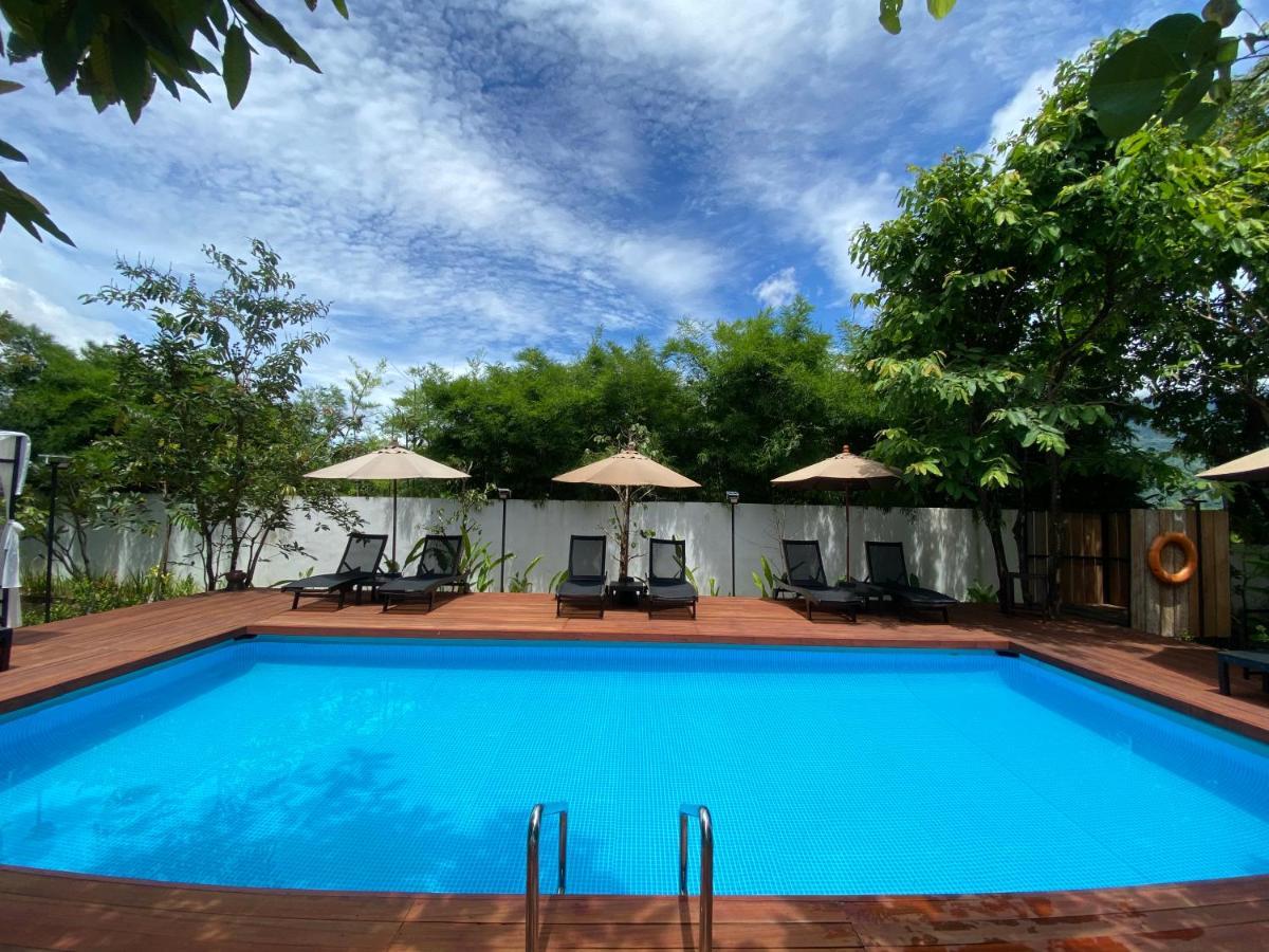 The Riviera Champasak Hotel Buitenkant foto