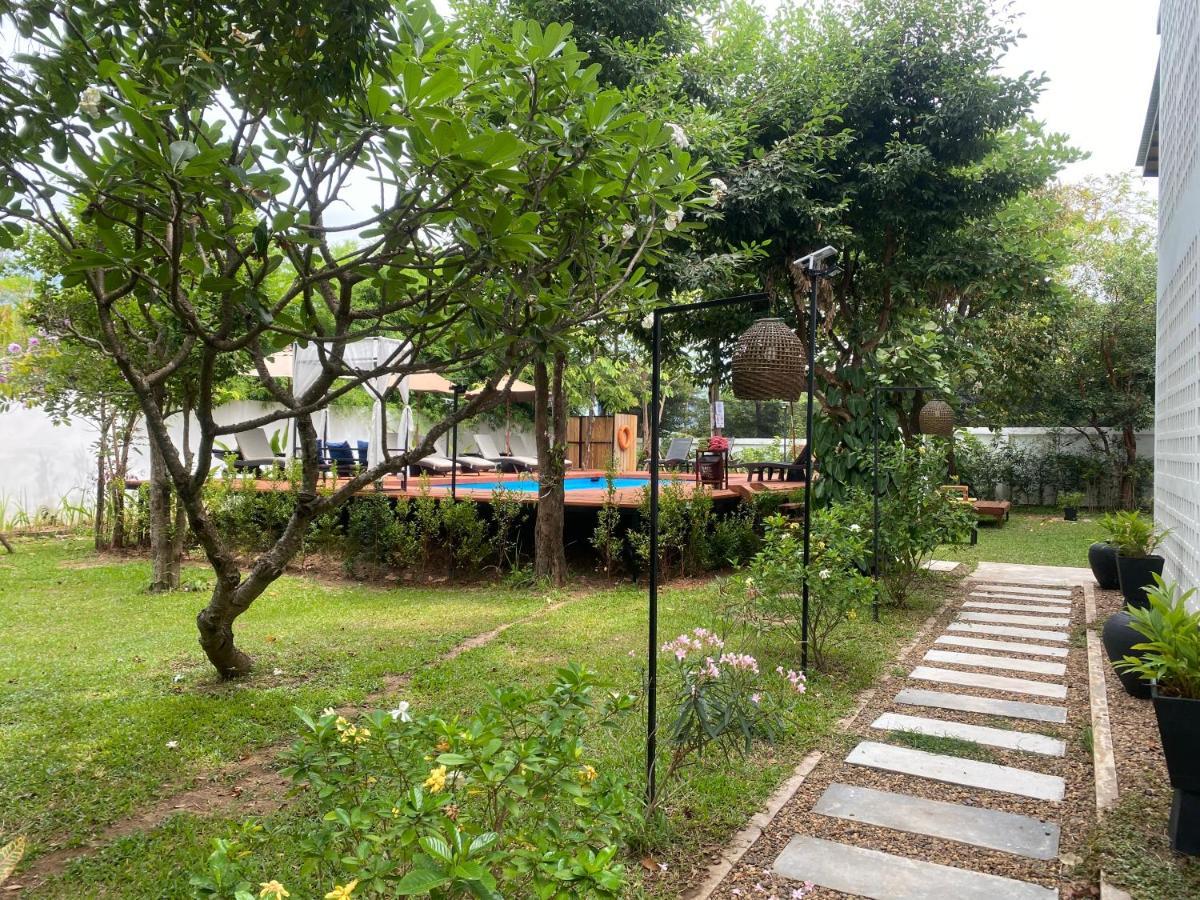 The Riviera Champasak Hotel Buitenkant foto