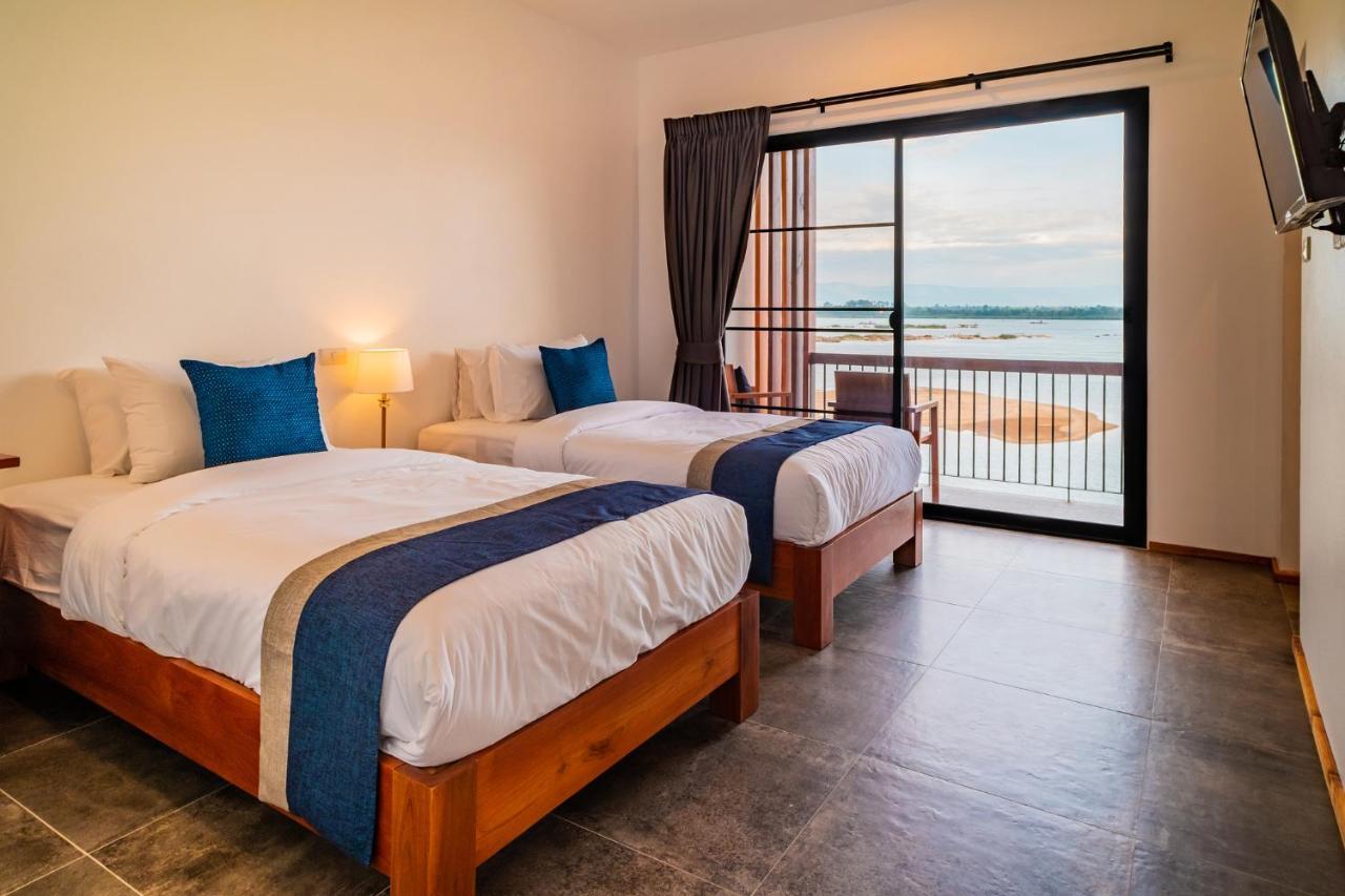 The Riviera Champasak Hotel Buitenkant foto