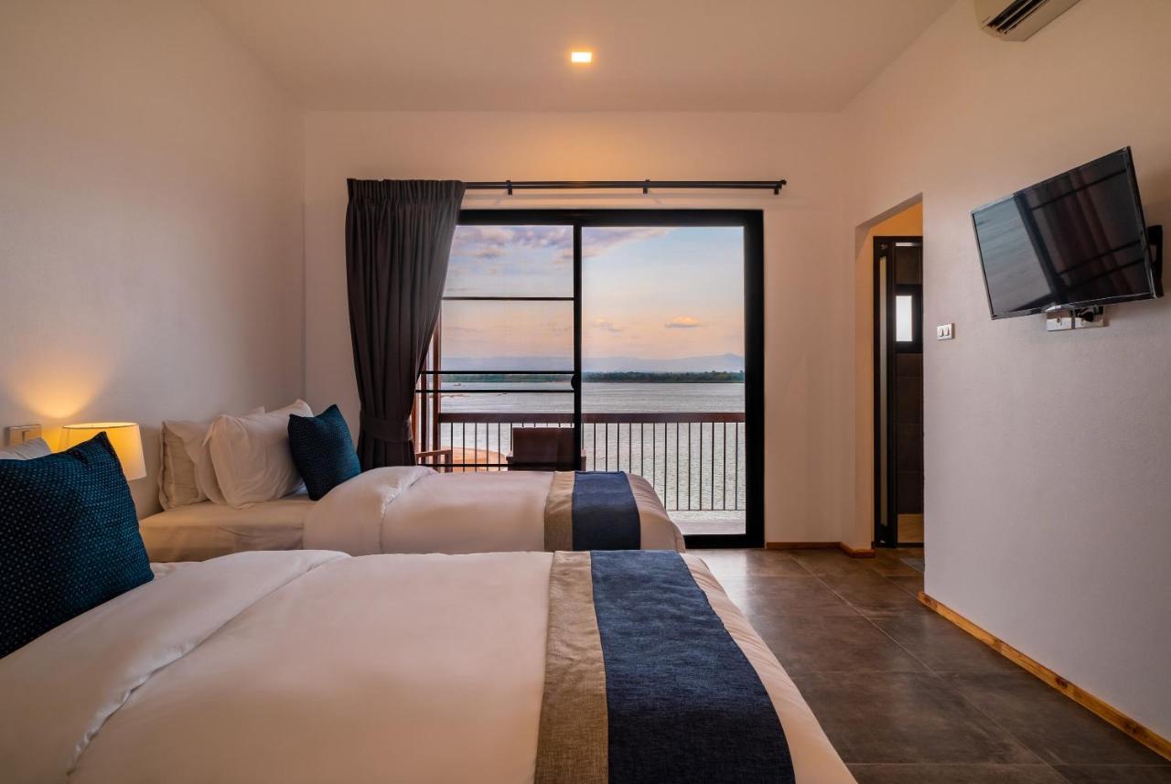 The Riviera Champasak Hotel Buitenkant foto
