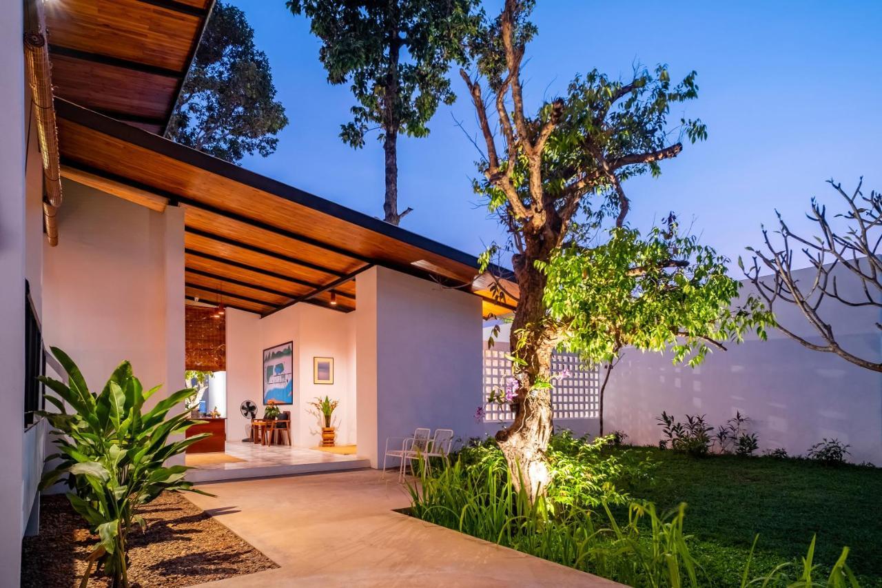 The Riviera Champasak Hotel Buitenkant foto