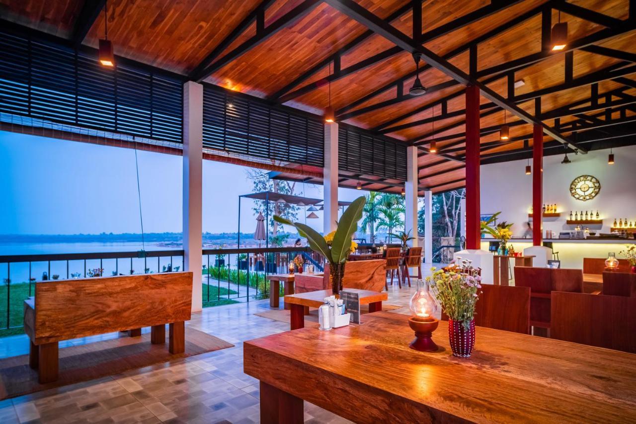 The Riviera Champasak Hotel Buitenkant foto